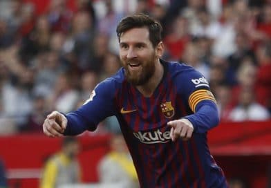 Messi falla 1 penalti y gana otro en Barcelona