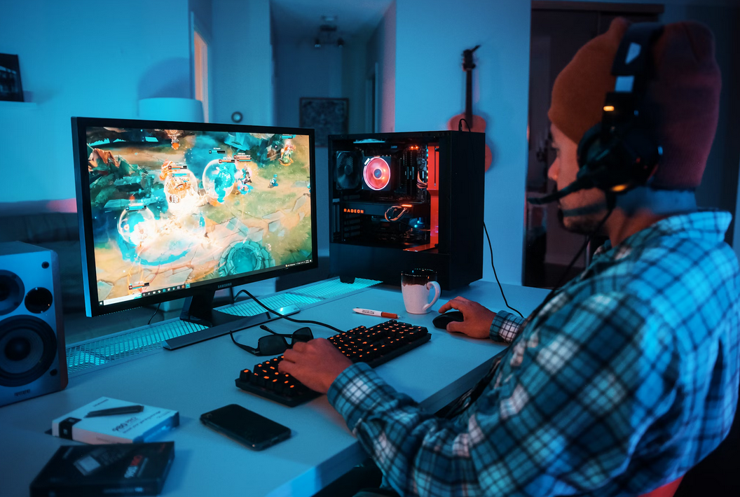 Joven jugando a videojuegos